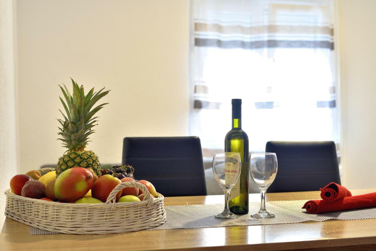 Red Rose Apartment Сплит Екстериор снимка
