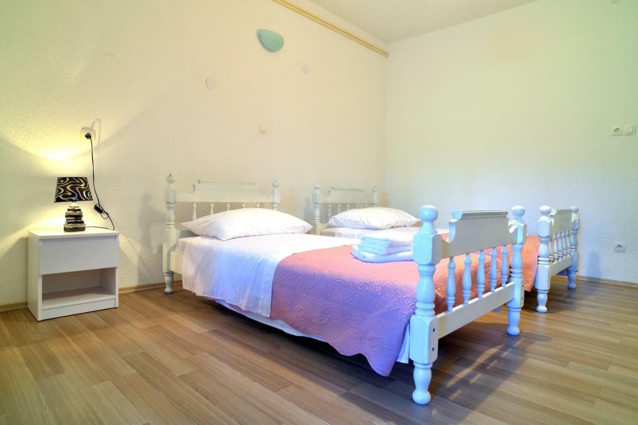 Red Rose Apartment Сплит Екстериор снимка