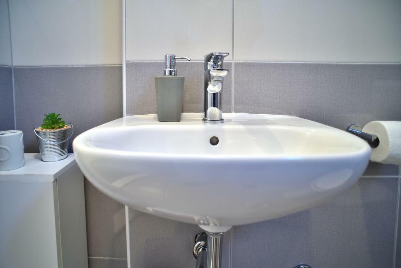 Red Rose Apartment Сплит Екстериор снимка
