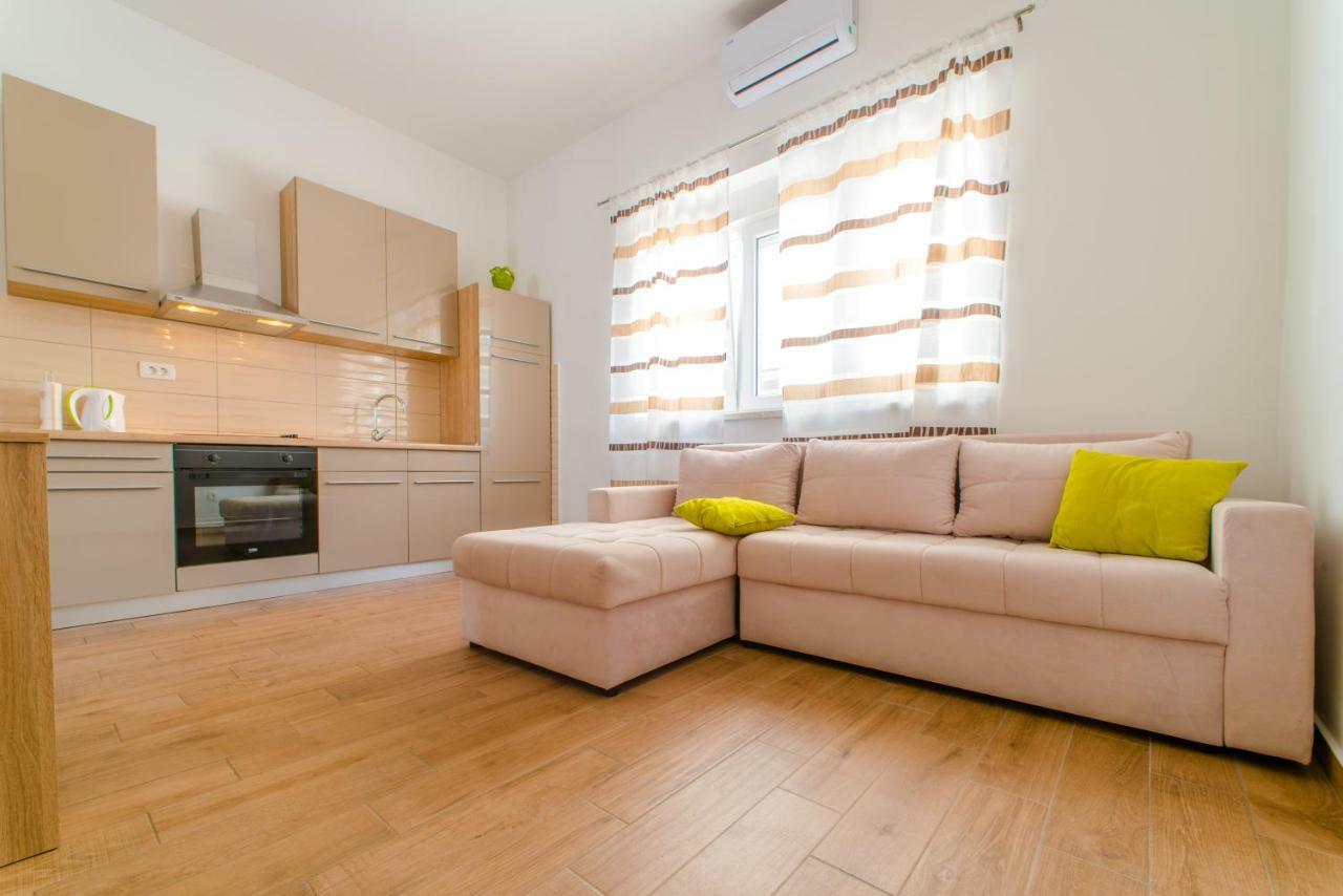 Red Rose Apartment Сплит Екстериор снимка