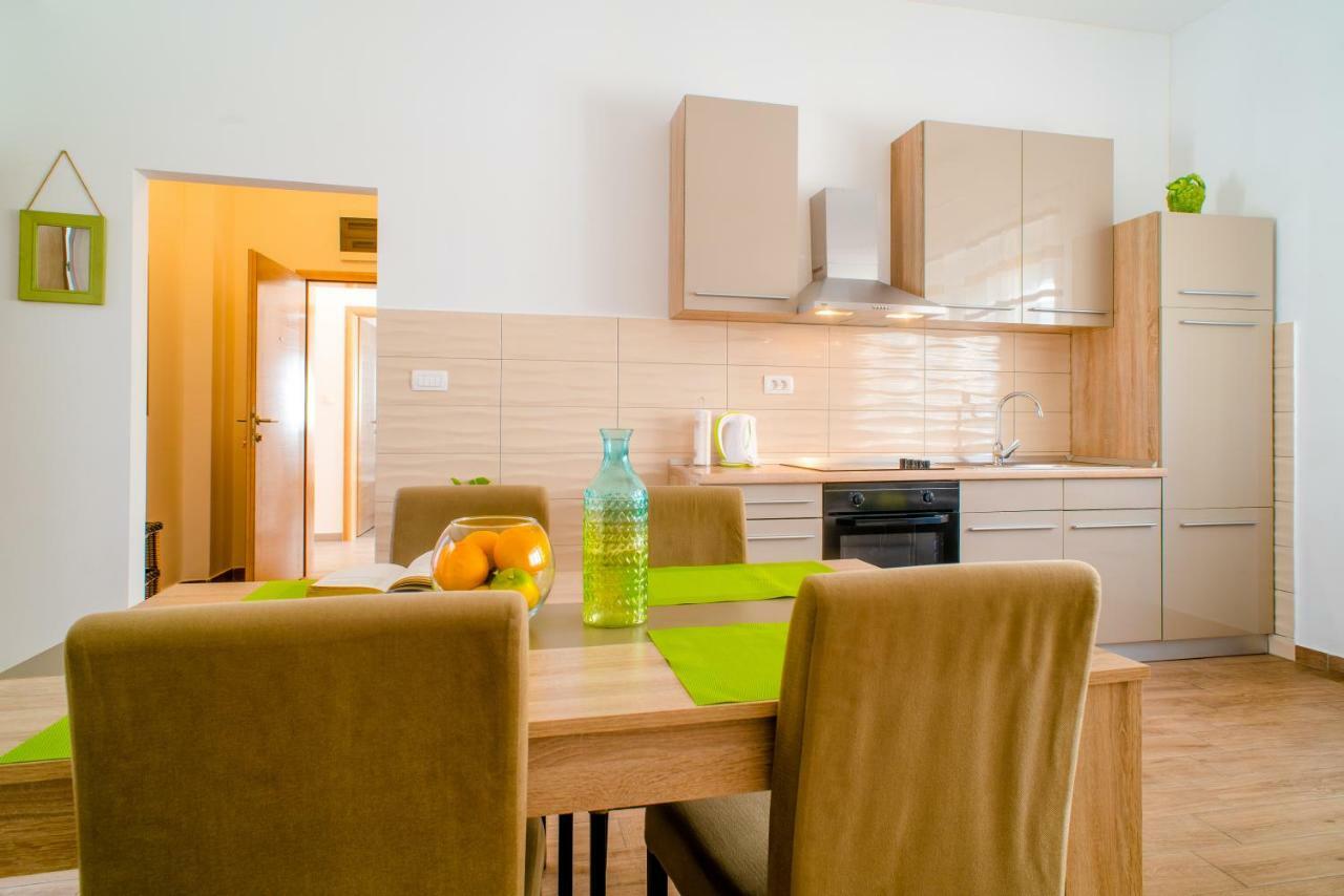 Red Rose Apartment Сплит Екстериор снимка