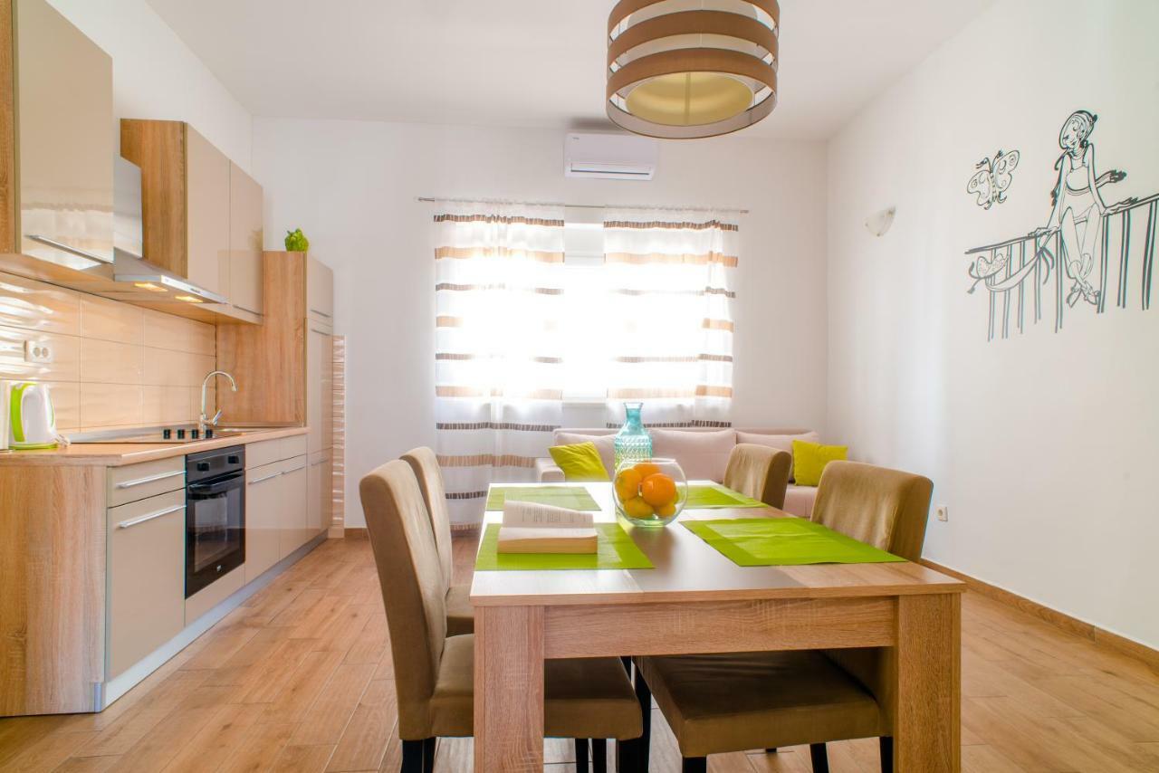 Red Rose Apartment Сплит Екстериор снимка