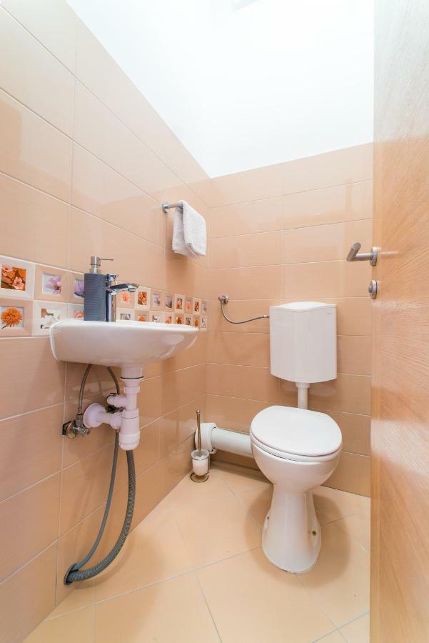 Red Rose Apartment Сплит Екстериор снимка