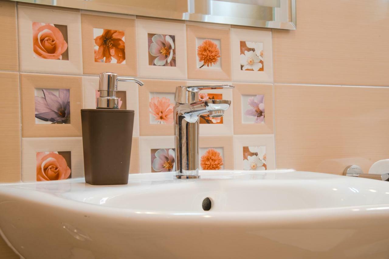 Red Rose Apartment Сплит Екстериор снимка