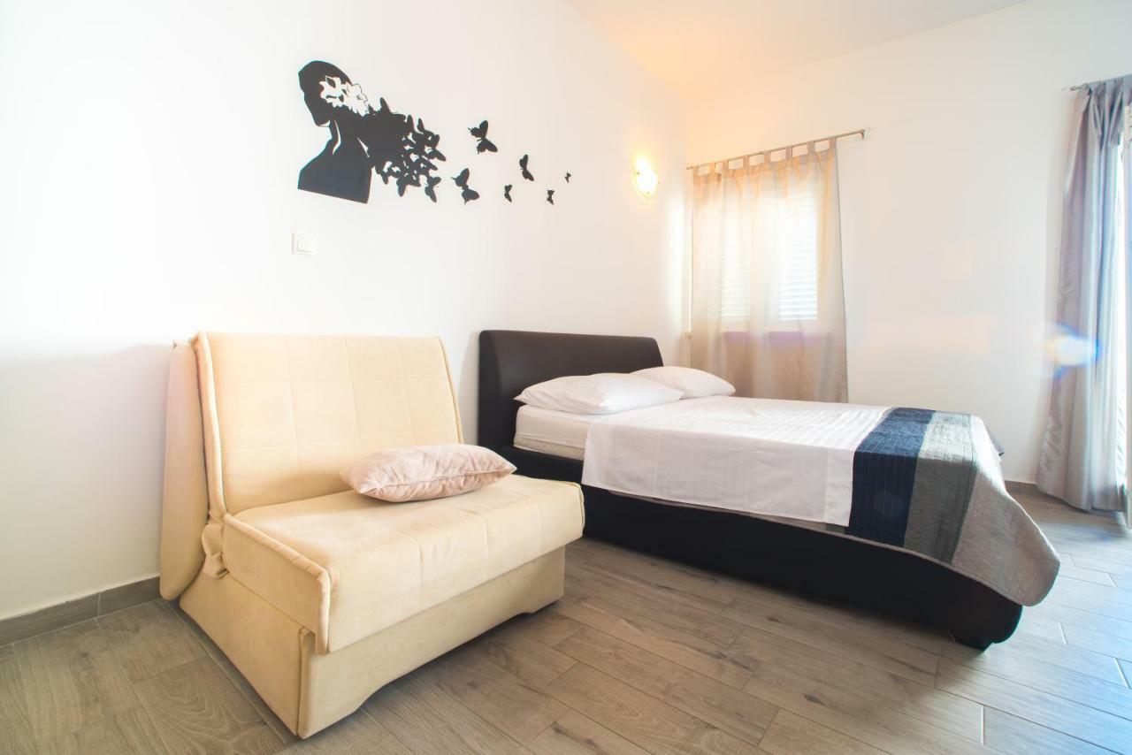 Red Rose Apartment Сплит Екстериор снимка
