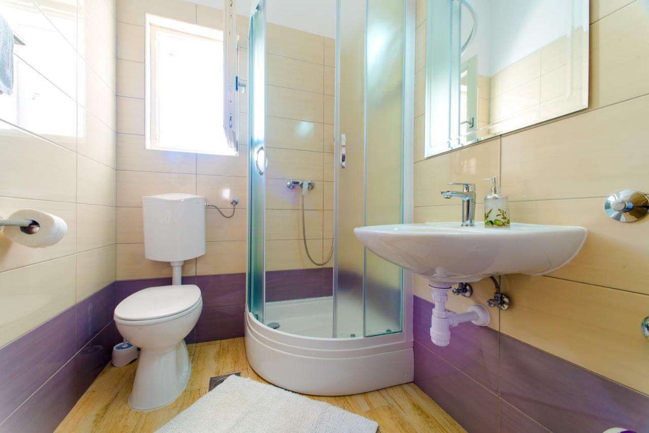 Red Rose Apartment Сплит Екстериор снимка