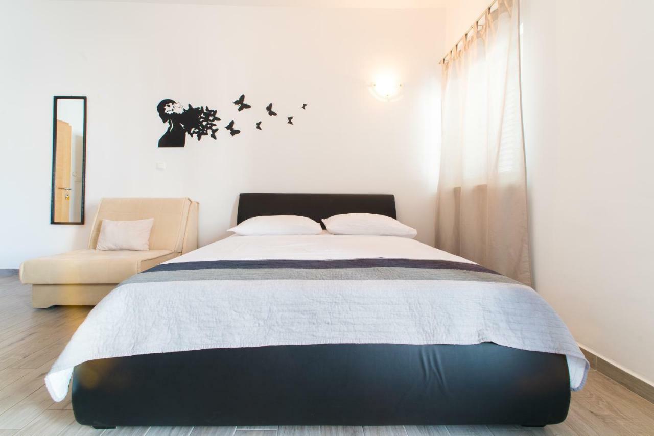 Red Rose Apartment Сплит Екстериор снимка